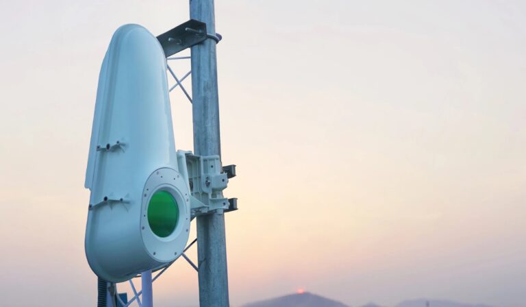 Alphabet’s Taara: The Light-Based Internet Challenging Starlink