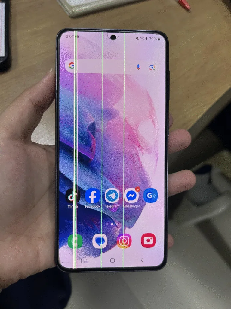 What Causes the Green Line on Samsung Phones?